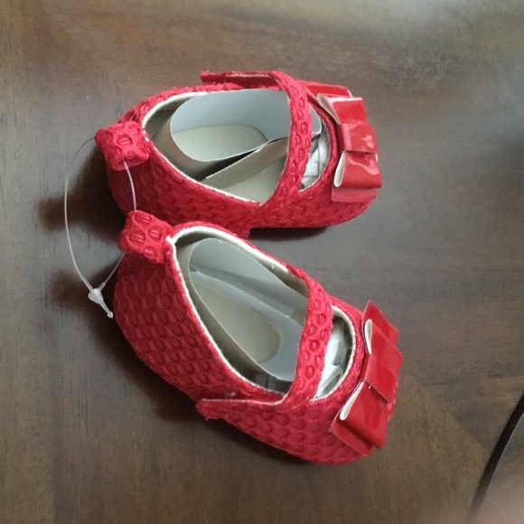 NWT! Red bow baby flat sandals - Picture 3 of 5